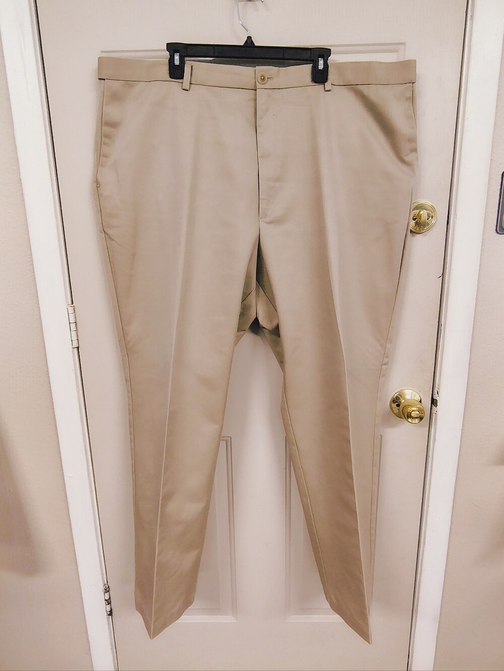 Haggar Classic Straight Khaki Chinos - Tan 46 X 32